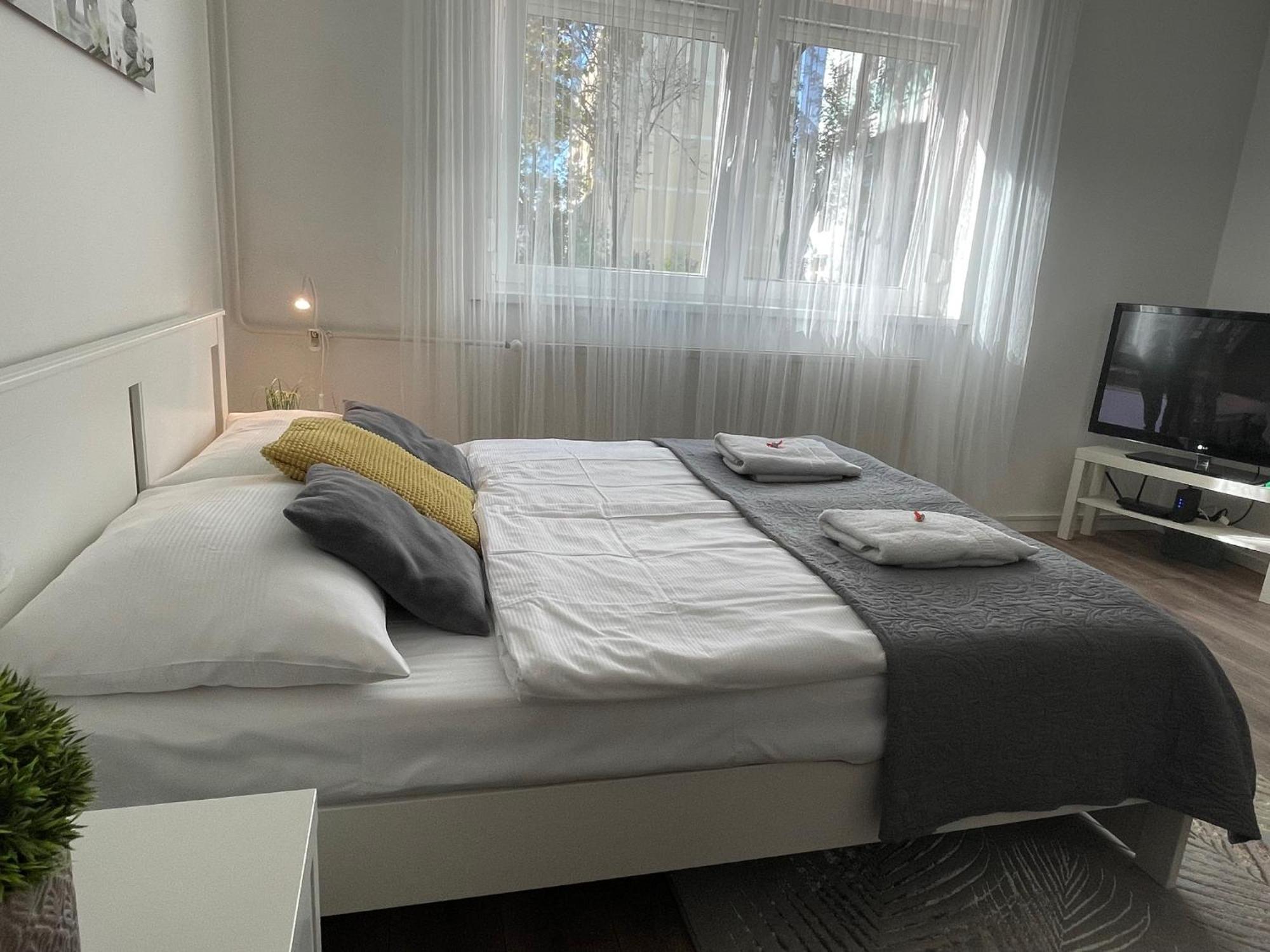 Magnolia Apartman Gyor Luaran gambar